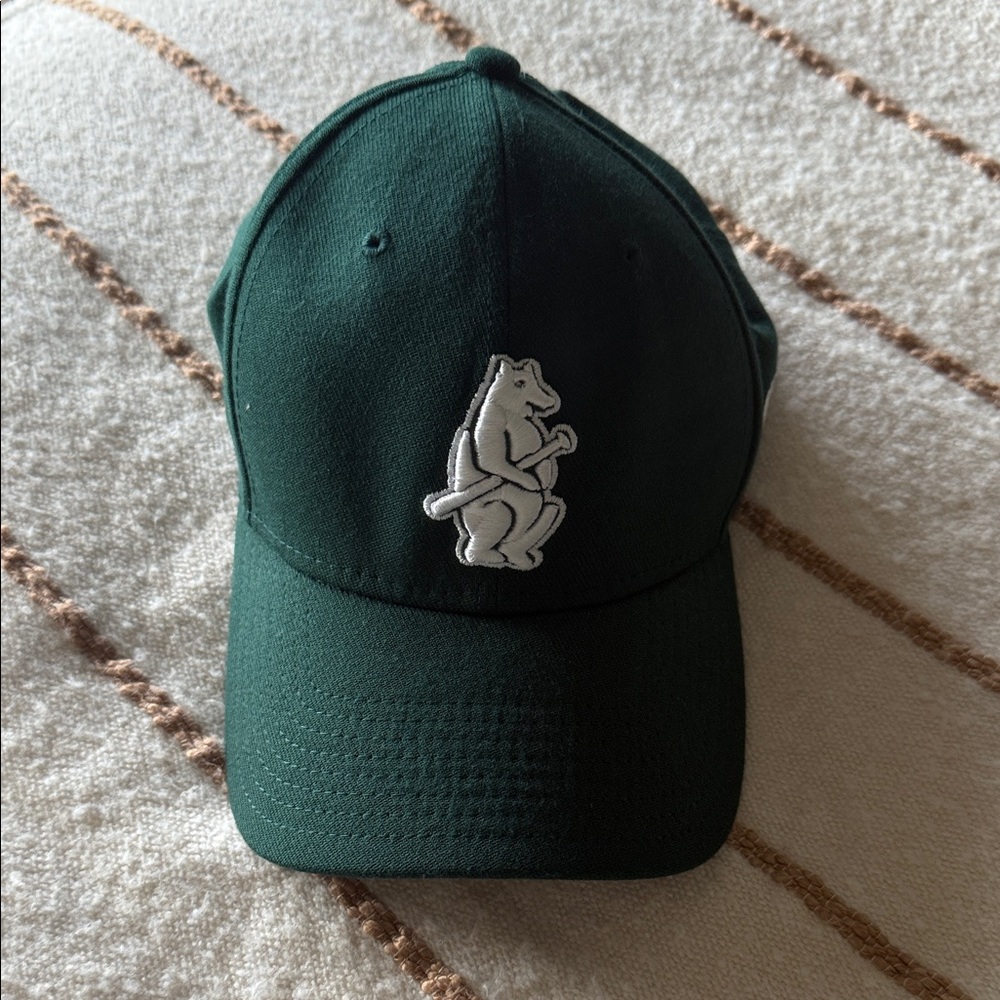 New Era 39Thirty Forest Green Chicago Cubs Cap with Bear Emblem